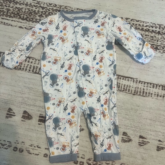 Magnetic Me astro pups modal magnetic coverall size newborn like new condition - Picture 1 of 4